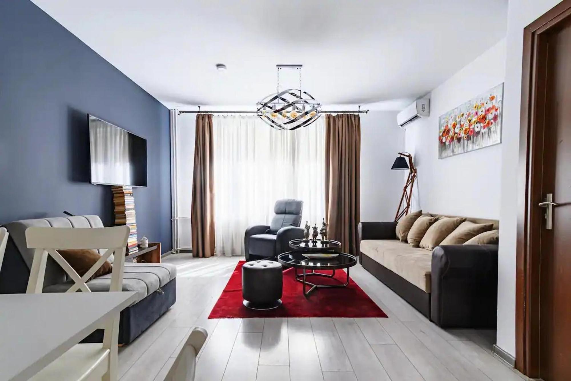 Apartament 10 Seconds Away From The Main Street, Free Secured Parking *
